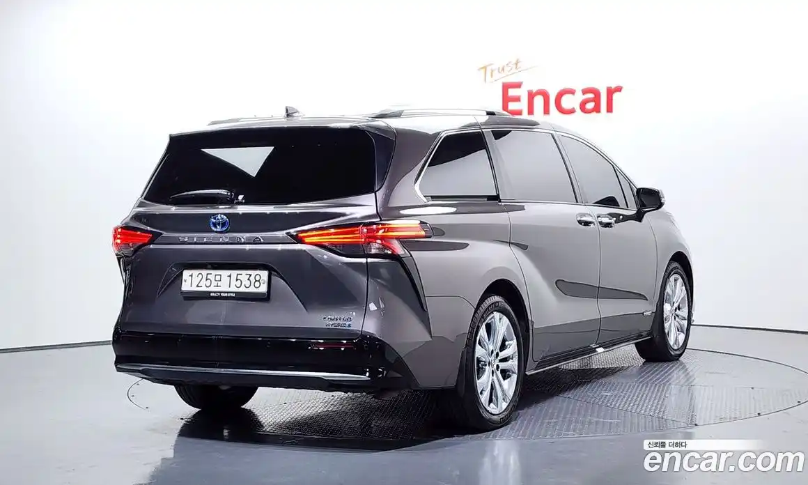 Toyota Sienna 2021 2.5 Автомат в Москве № 170206, фото 19