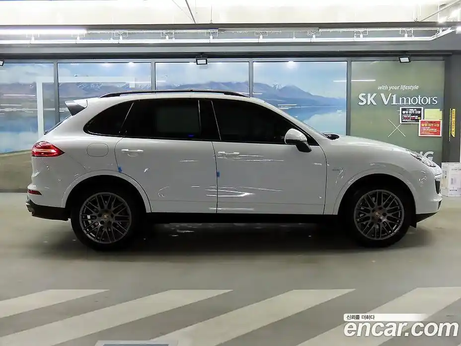 Porsche Cayenne 2017 3.0 Автомат в Москве № 186897, фото 3