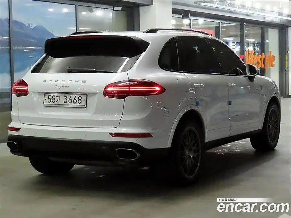 Porsche Cayenne 2017 3.0 Автомат в Москве № 186897, фото 4