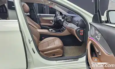 Mercedes-Benz E-Class 2019 2.0 Автомат в Москве № 195697, миниатюра 11