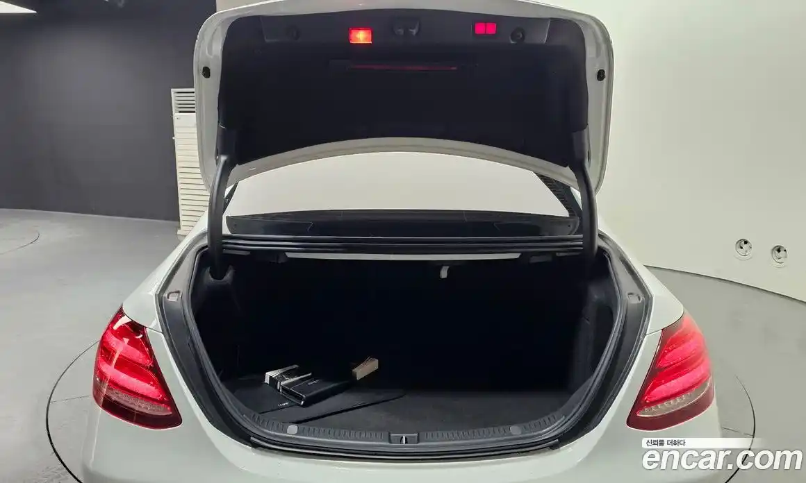 Mercedes-Benz E-Class 2019 2.0 Автомат в Москве № 195697, фото 20