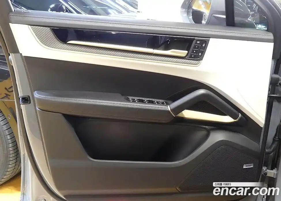 Porsche Cayenne 2024 3.0 Автомат в Москве № 197854, фото 11