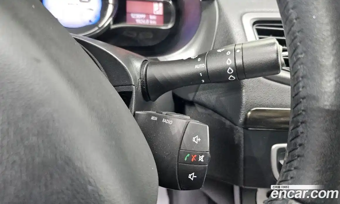 Renault SM3 2014 1.6 Автомат в Москве № 208699, фото 17