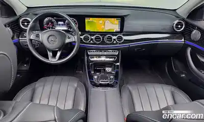 Mercedes-Benz E-Class 2017 3.0 Автомат в Москве № 212028, миниатюра 2