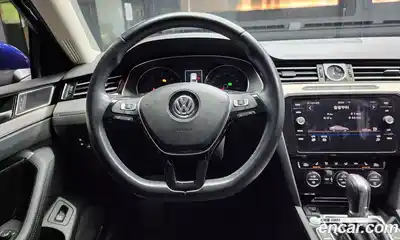 Volkswagen Passat 2018 2.0 Автомат в Москве № 215044, миниатюра 11