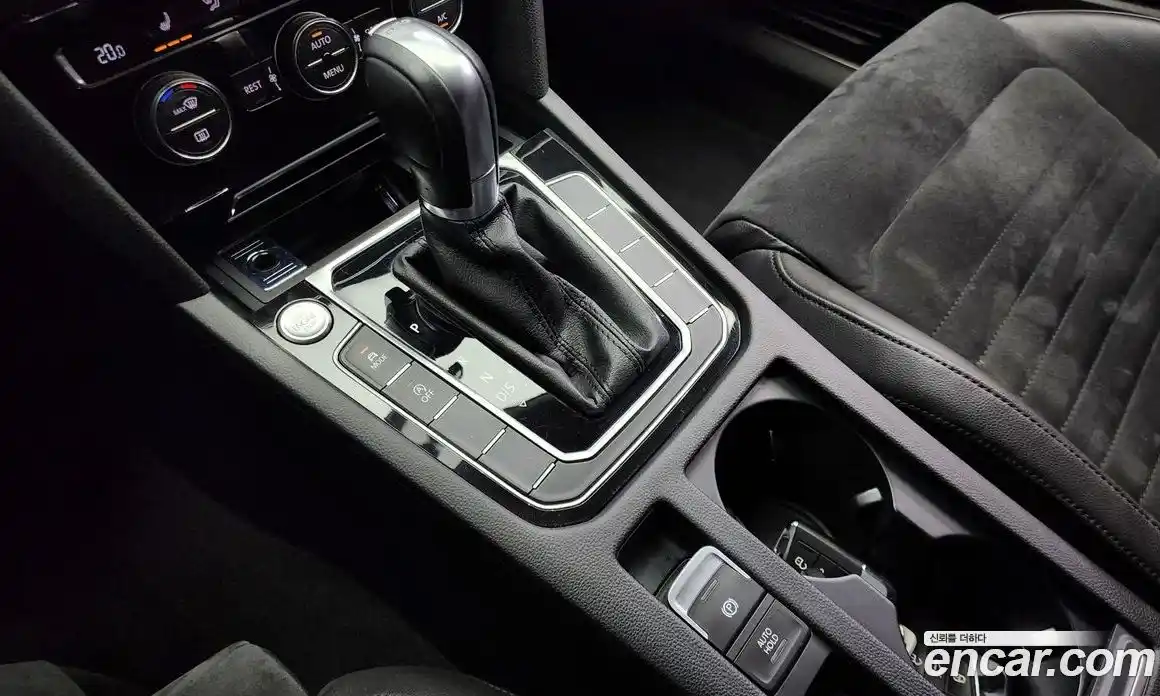 Volkswagen Passat 2018 2.0 Автомат в Москве № 215044, фото 17