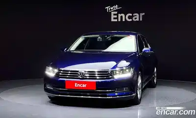 Volkswagen Passat 2018 2.0 Автомат в Москве № 215044, миниатюра 2