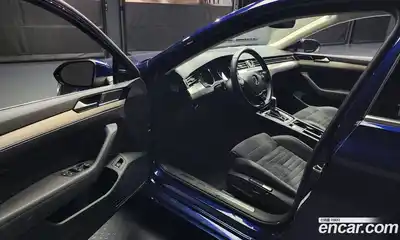 Volkswagen Passat 2018 2.0 Автомат в Москве № 215044, миниатюра 4