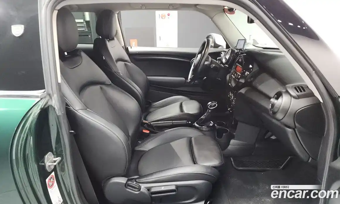 Mini Cooper 2015 1.5 Автомат в Москве № 217356, фото 17