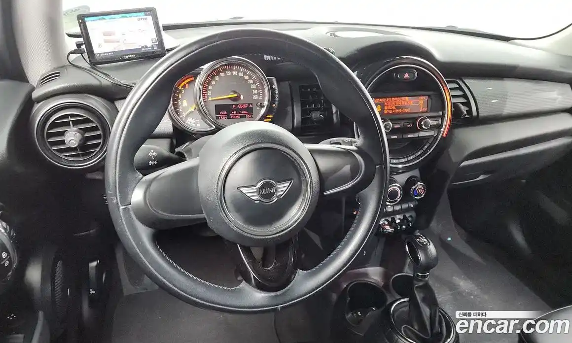 Mini Cooper 2015 1.5 Автомат в Москве № 217356, фото 8