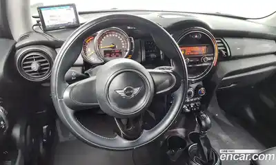 Mini Cooper 2015 1.5 Автомат в Москве № 217356, миниатюра 8