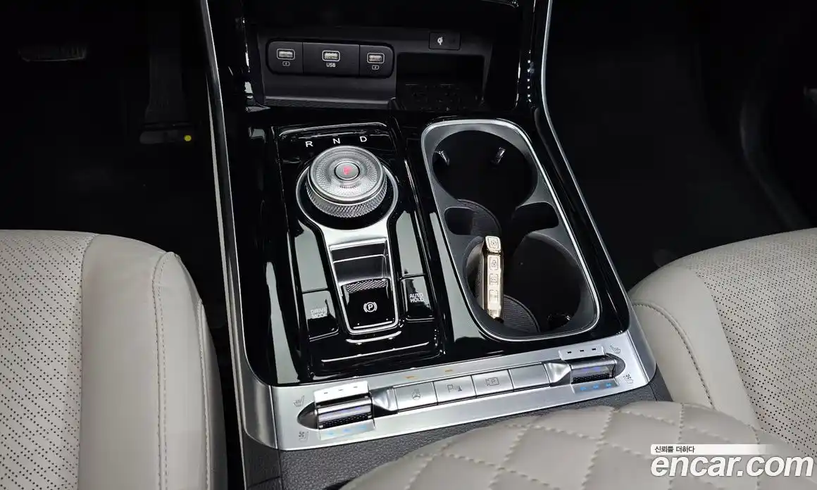 Kia Canival 2023 3.5 Автомат в Москве № 21909, фото 15