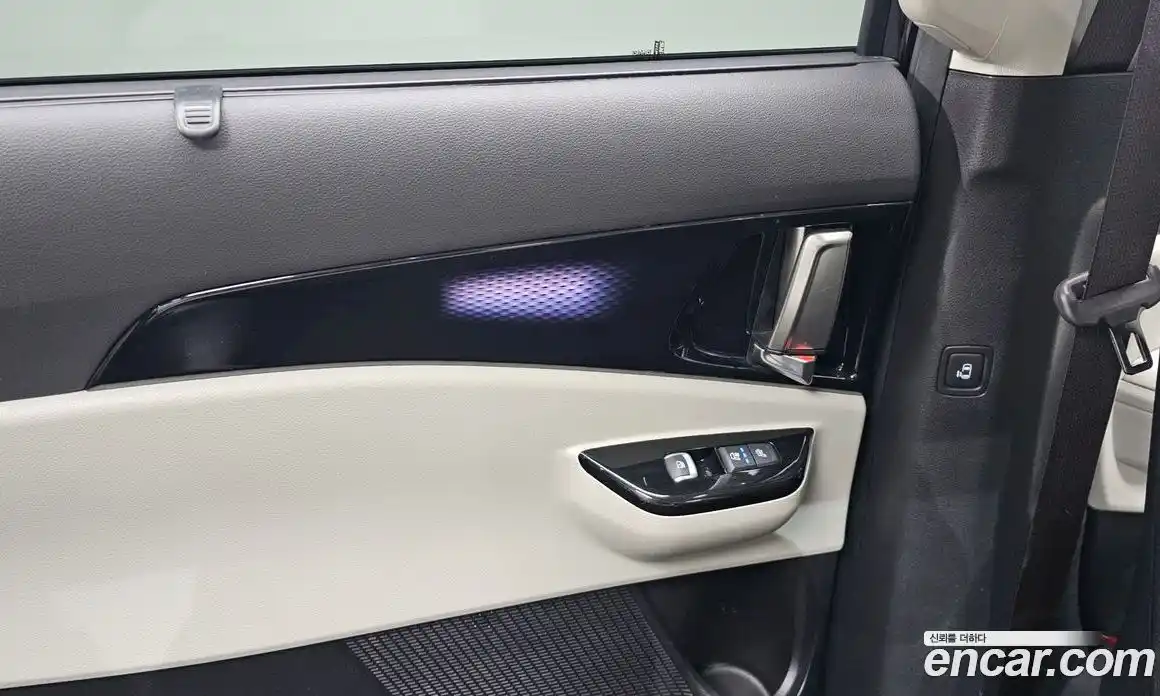 Kia Canival 2023 3.5 Автомат в Москве № 21909, фото 3