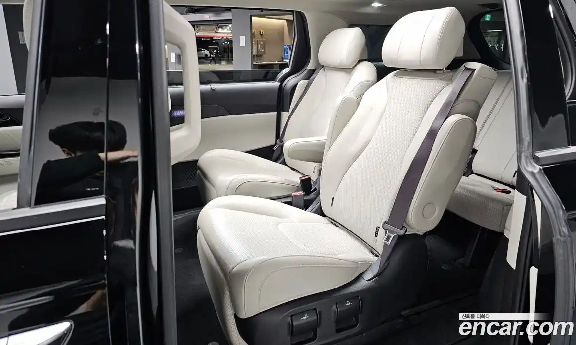 Kia Canival 2023 3.5 Автомат в Москве № 21909, фото 6