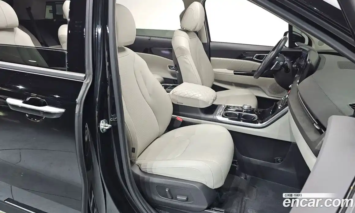 Kia Canival 2023 3.5 Автомат в Москве № 21909, фото 8