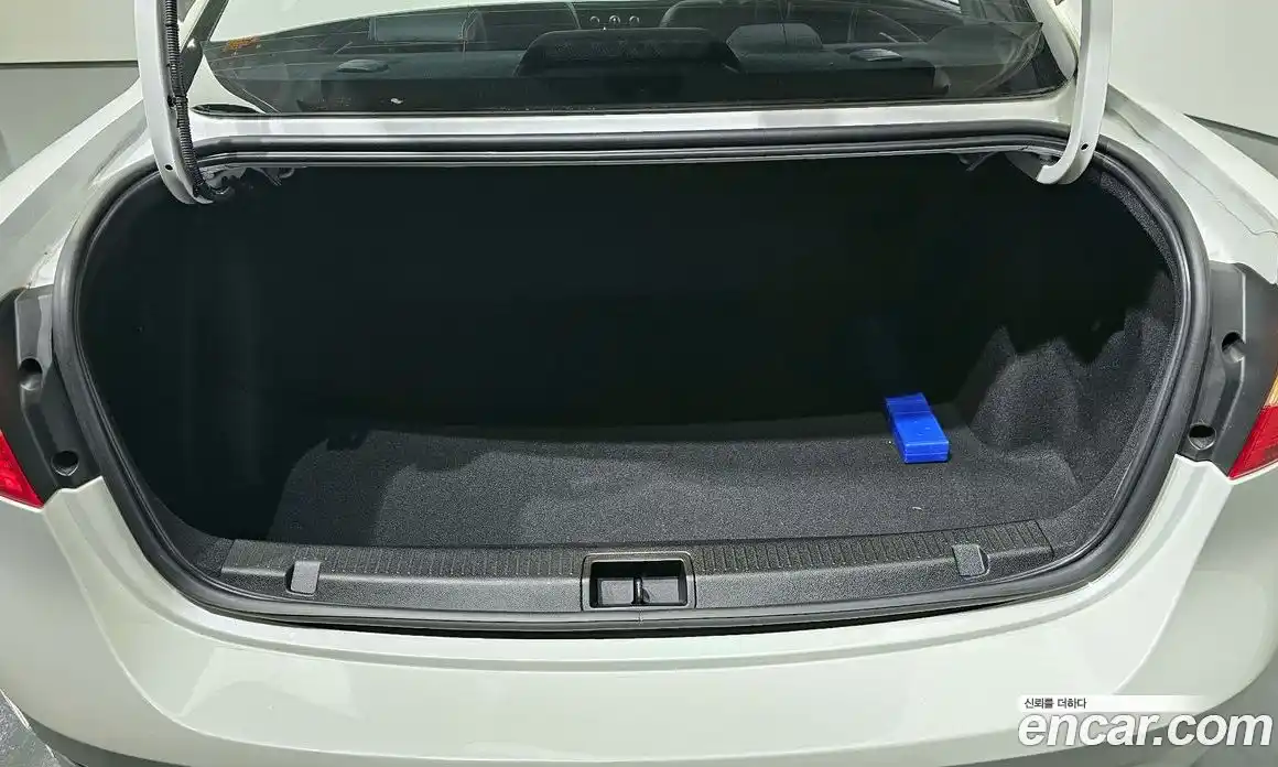 Renault SM3 2016 1.6 Автомат в Москве № 220341, фото 20