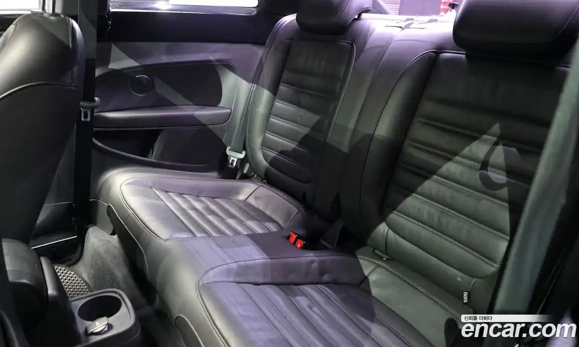 Volkswagen Beatle 2014 2.0 Автомат в Москве № 224102, фото 12