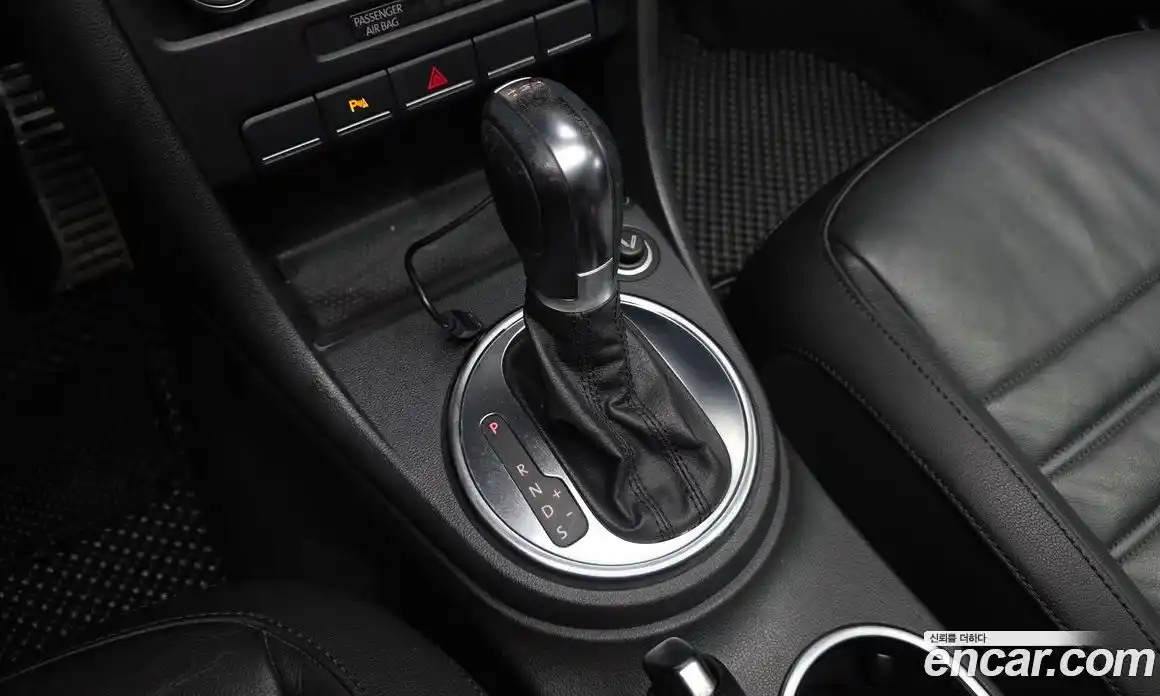 Volkswagen Beatle 2014 2.0 Автомат в Москве № 224102, фото 9