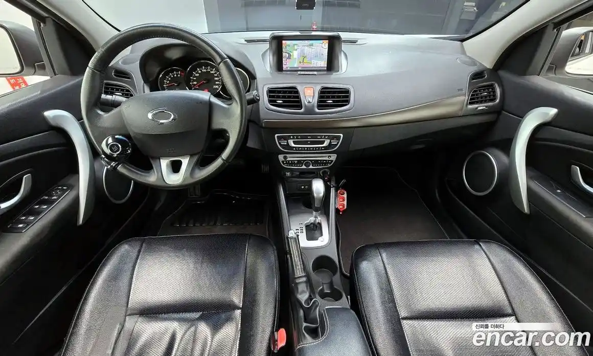 Renault SM3 2010 1.6 Автомат в Москве № 226047, фото 14