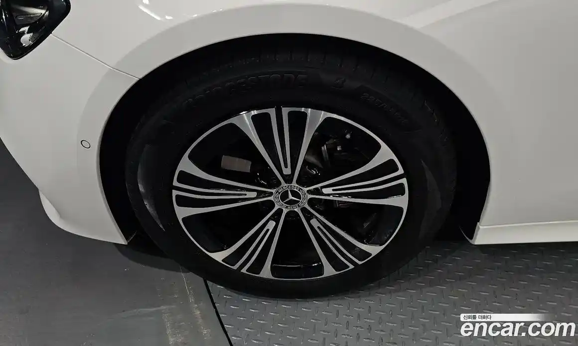 Mercedes-Benz E-Class 2025 2.0 Автомат в Москве № 229378, фото 16