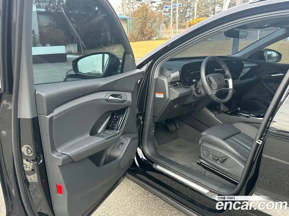 Audi Q6 e-tron 2025 Автомат в Москве № 230281, фото 15