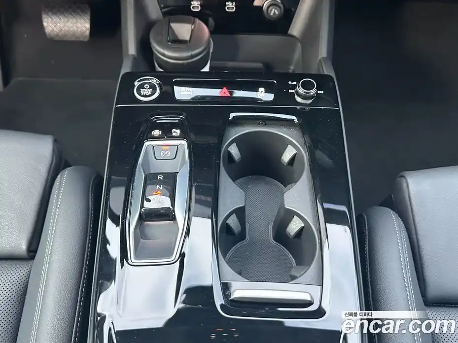 Audi Q6 e-tron 2025 Автомат в Москве № 230281, фото 9