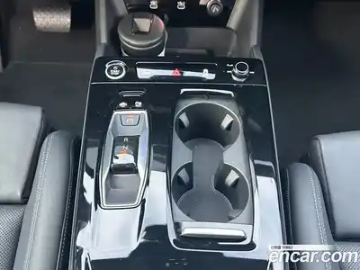 Audi Q6 e-tron 2025 Автомат в Москве № 230281, миниатюра 9