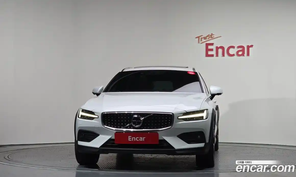 Volvo V60 2019 2.0 Автомат в Москве № 230590, фото 15