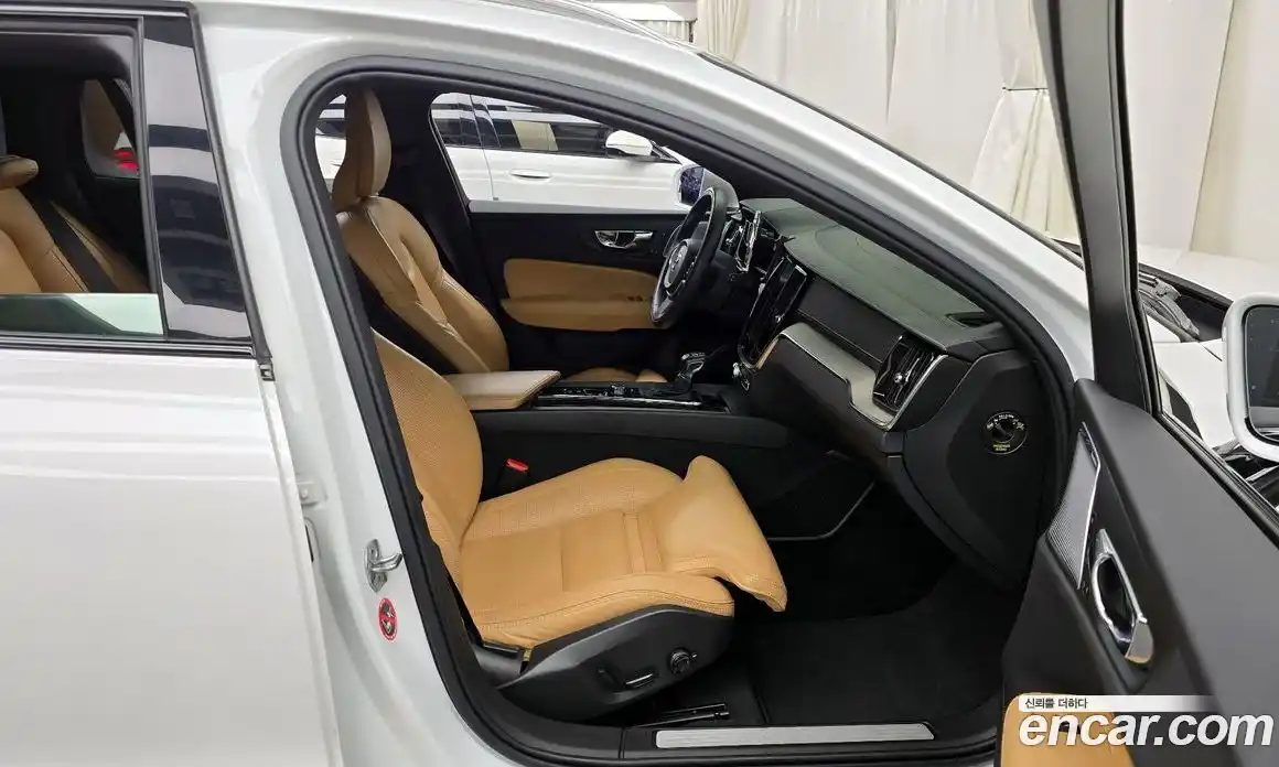 Volvo V60 2019 2.0 Автомат в Москве № 230590, фото 16