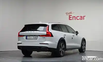 Volvo V60 2019 2.0 Автомат в Москве № 230590, миниатюра 3