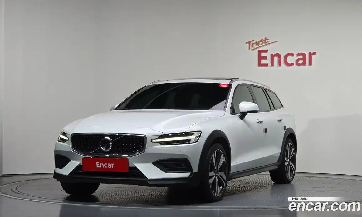 Volvo V60 2019 2.0 Автомат в Москве № 230590, фото 5