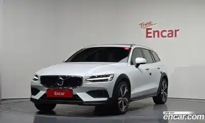 Volvo V60 2019 2.0 Автомат в Москве № 230590, миниатюра 5