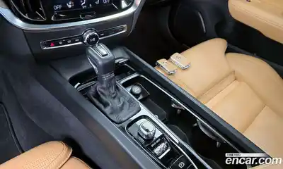 Volvo V60 2019 2.0 Автомат в Москве № 230590, миниатюра 6