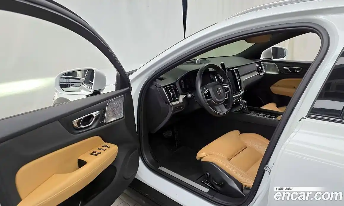 Volvo V60 2019 2.0 Автомат в Москве № 230590, фото 7