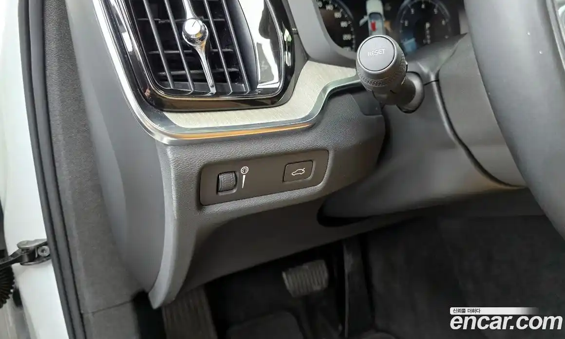 Volvo V60 2019 2.0 Автомат в Москве № 230590, фото 10