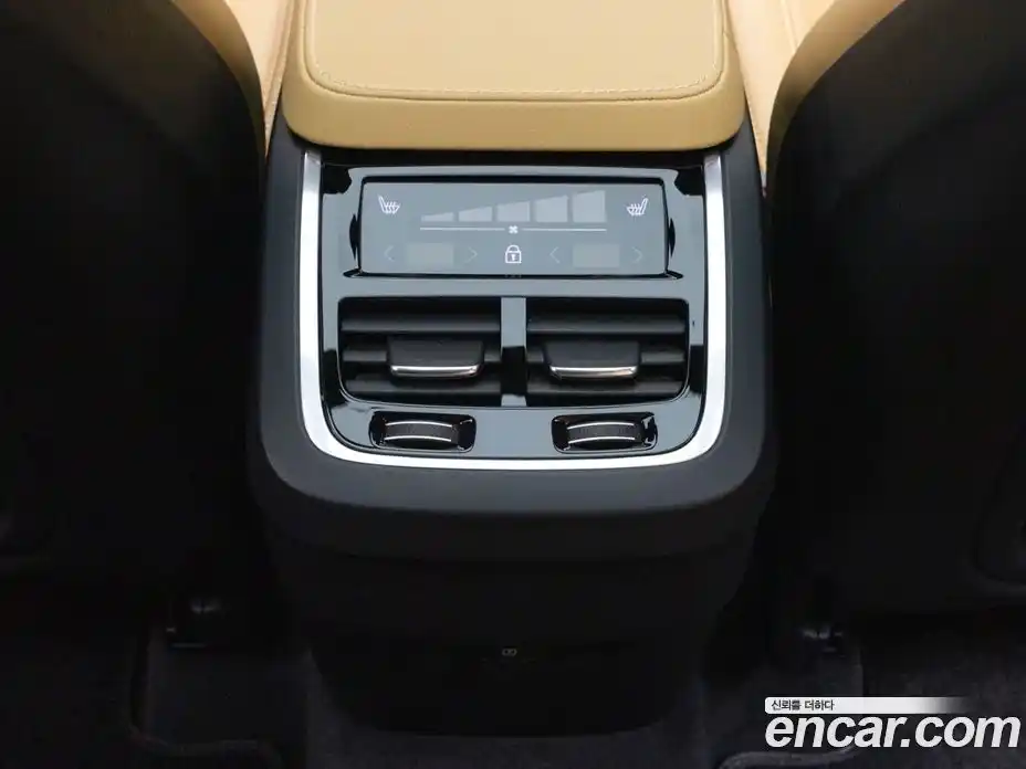 Volvo XC90 2025 2.0 Автомат в Москве № 230781, фото 16