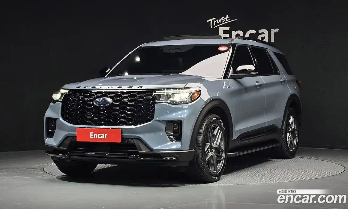 Ford Explorer 2025 2.3 Автомат в Москве № 233220, фото 1