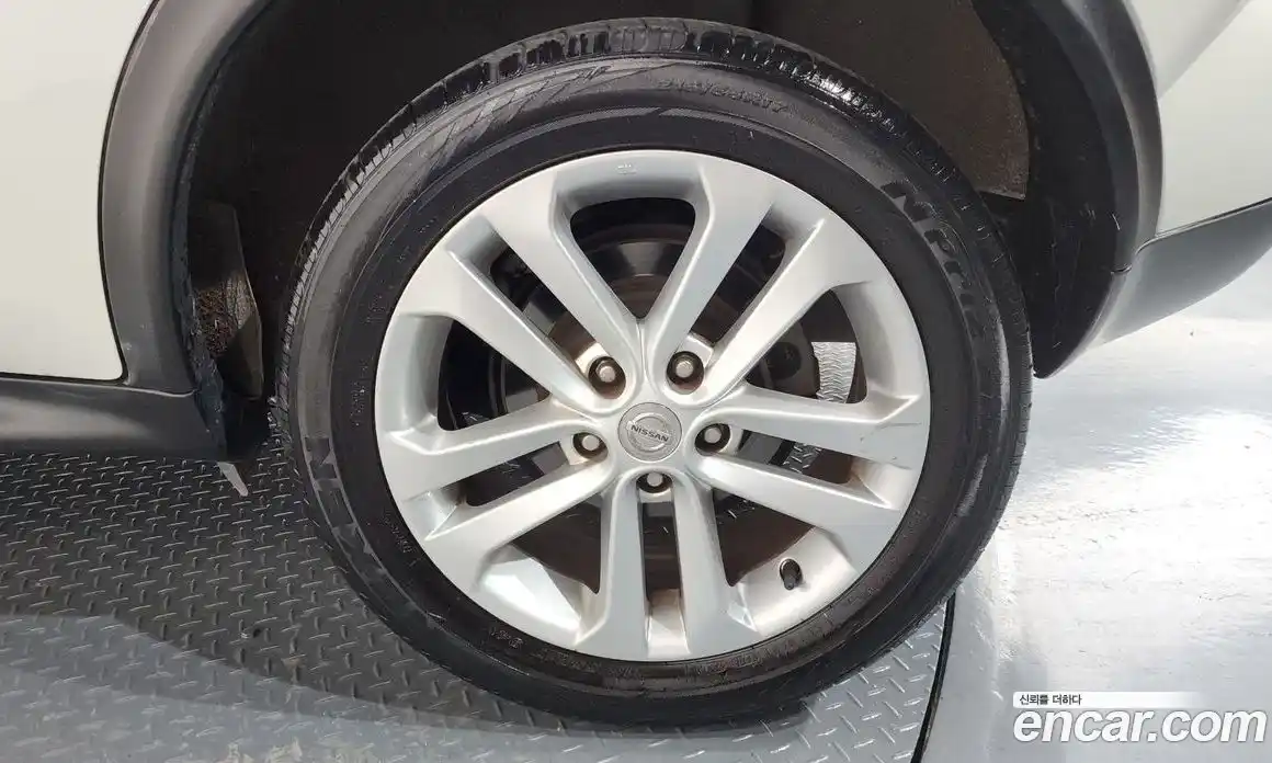 Nissan Juke 2014 1.6 Автомат в Москве № 242000, фото 17