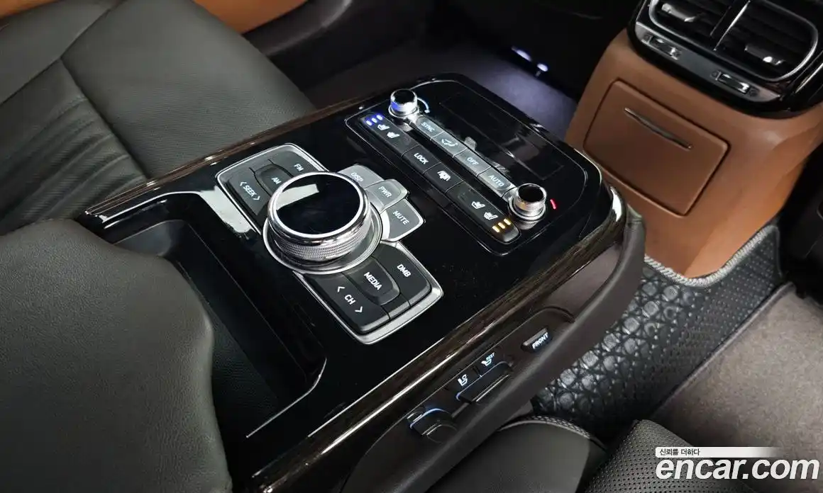 Genesis G90 2020 3.8 Автомат в Москве № 24419, фото 19