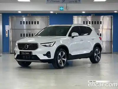 Volvo XC40, 2025