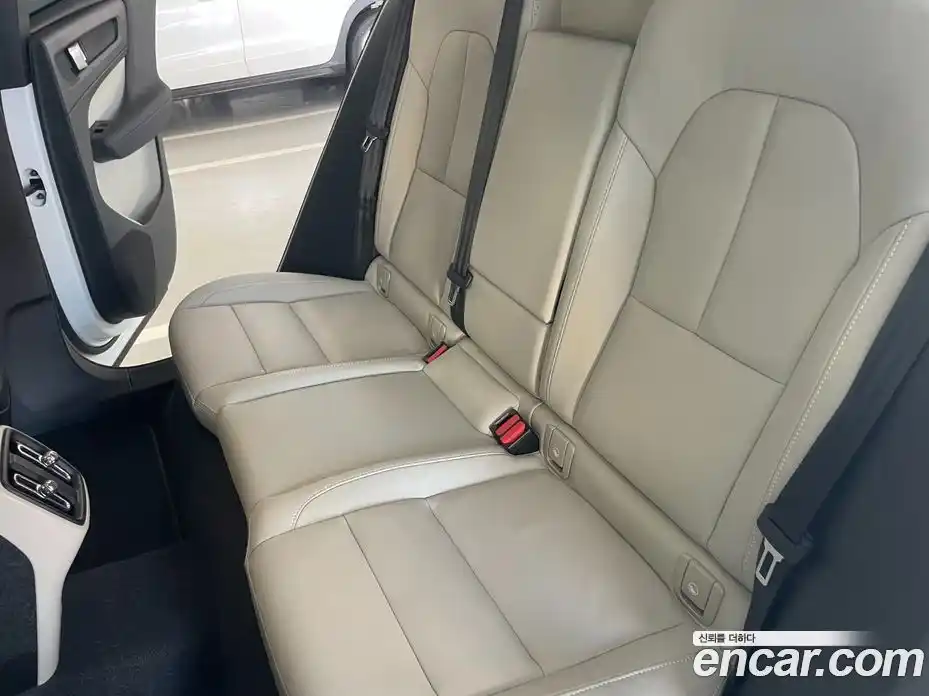 Volvo XC40 2025 2.0 Автомат в Москве № 251296, фото 11