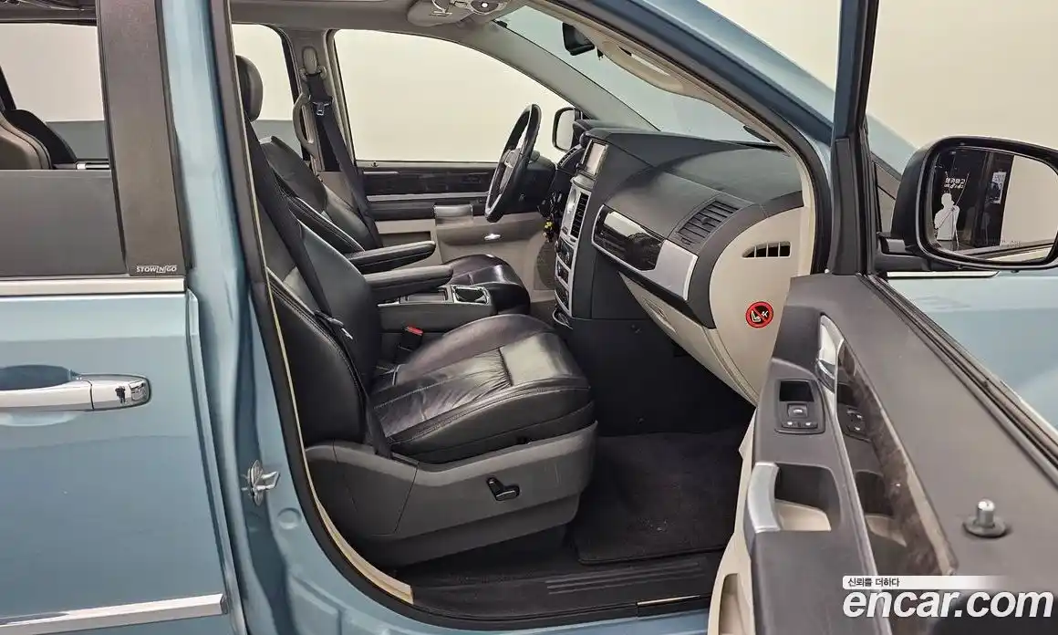 Chrysler Grand Voyager 2010 3.8 Автомат в Москве № 256759, фото 11