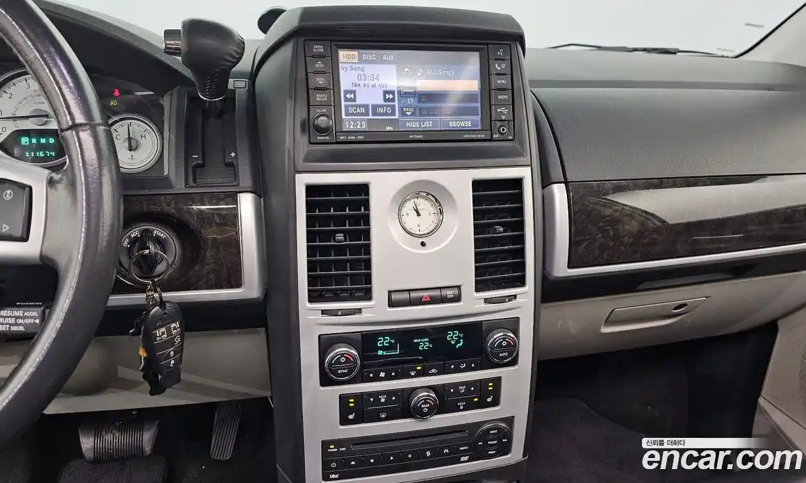 Chrysler Grand Voyager 2010 3.8 Автомат в Москве № 256759, фото 14