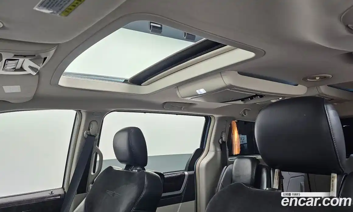 Chrysler Grand Voyager 2010 3.8 Автомат в Москве № 256759, фото 18