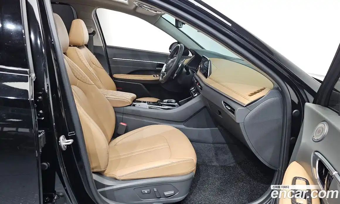 Hyundai Sonata 2023 1.6 Автомат в Москве № 305092, фото 15