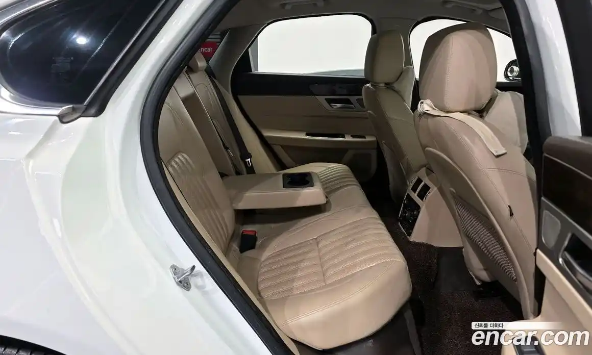 Jaguar XF 2017 2.0 Автомат в Москве № 335817, фото 15