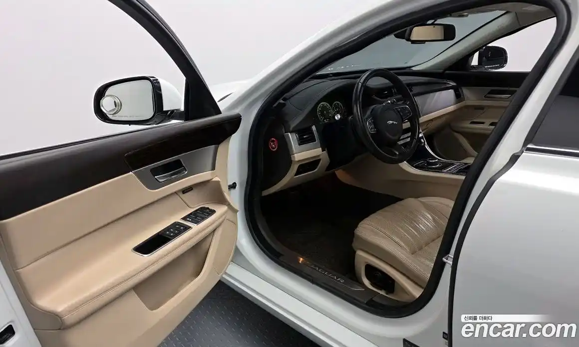 Jaguar XF 2017 2.0 Автомат в Москве № 335817, фото 8