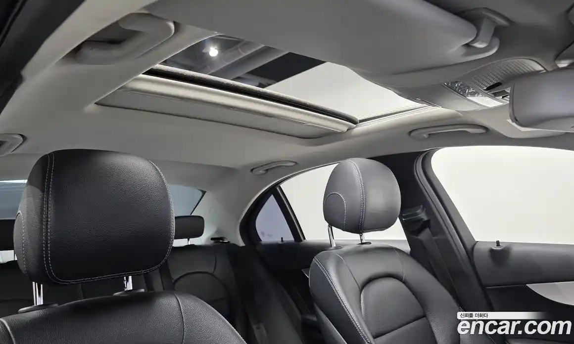 Mercedes-Benz C-Class 2018 2.0 Автомат в Москве № 342500, фото 17