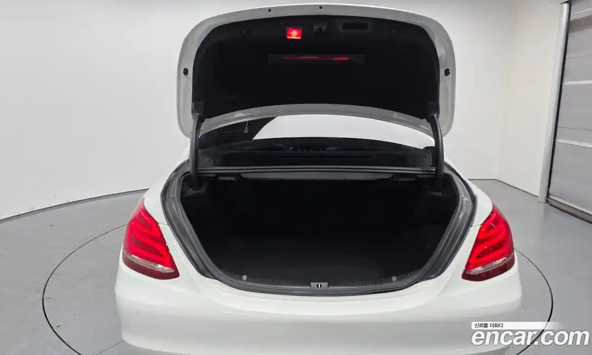 Mercedes-Benz C-Class 2018 2.0 Автомат в Москве № 342500, фото 20