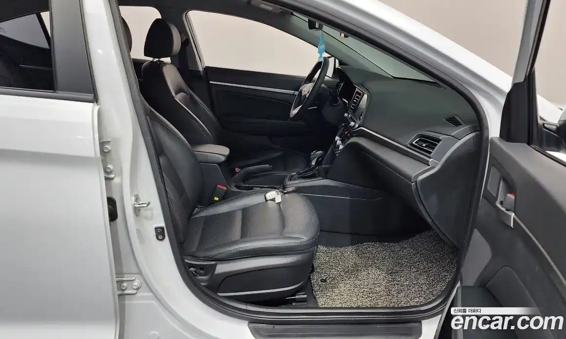 Hyundai Avante 2019 1.6 Автомат в Москве № 3672, фото 9